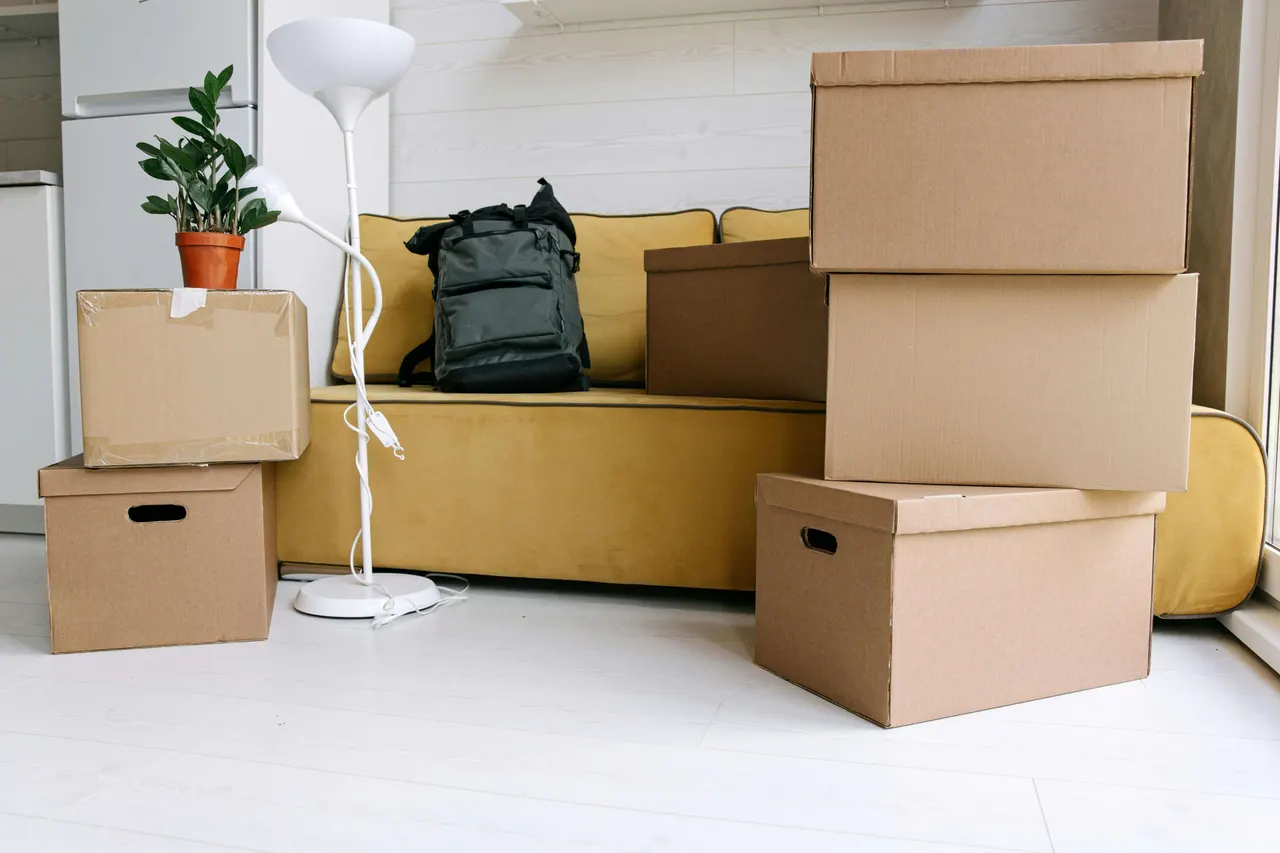 Best Bet Movers truck and moving equipment